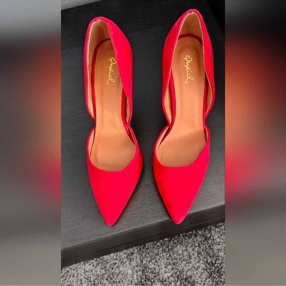 Red heels - Picture 2 of 3